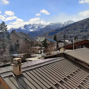 Appartement Maison Calme Indépendante Et Vue Sur Les Montagnes, Briançon